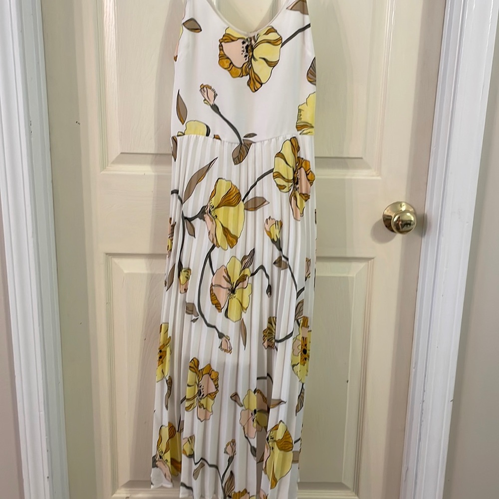 Pleated floral midi dress
